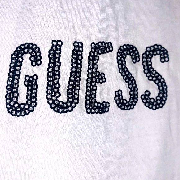 [SOLD❗️]GUESS. Black&White t-shirt 2FOR17$ - Picture 3 of 5